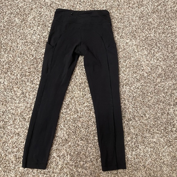 Lululemon crop leggings size 2 black - Picture 4 of 8